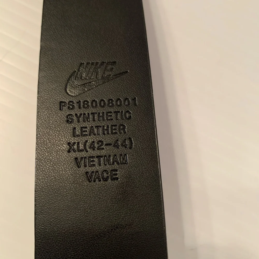 Nike Mens XL 42-44 Belt Black Synthetic Leather With Metal Buckle New with Tag